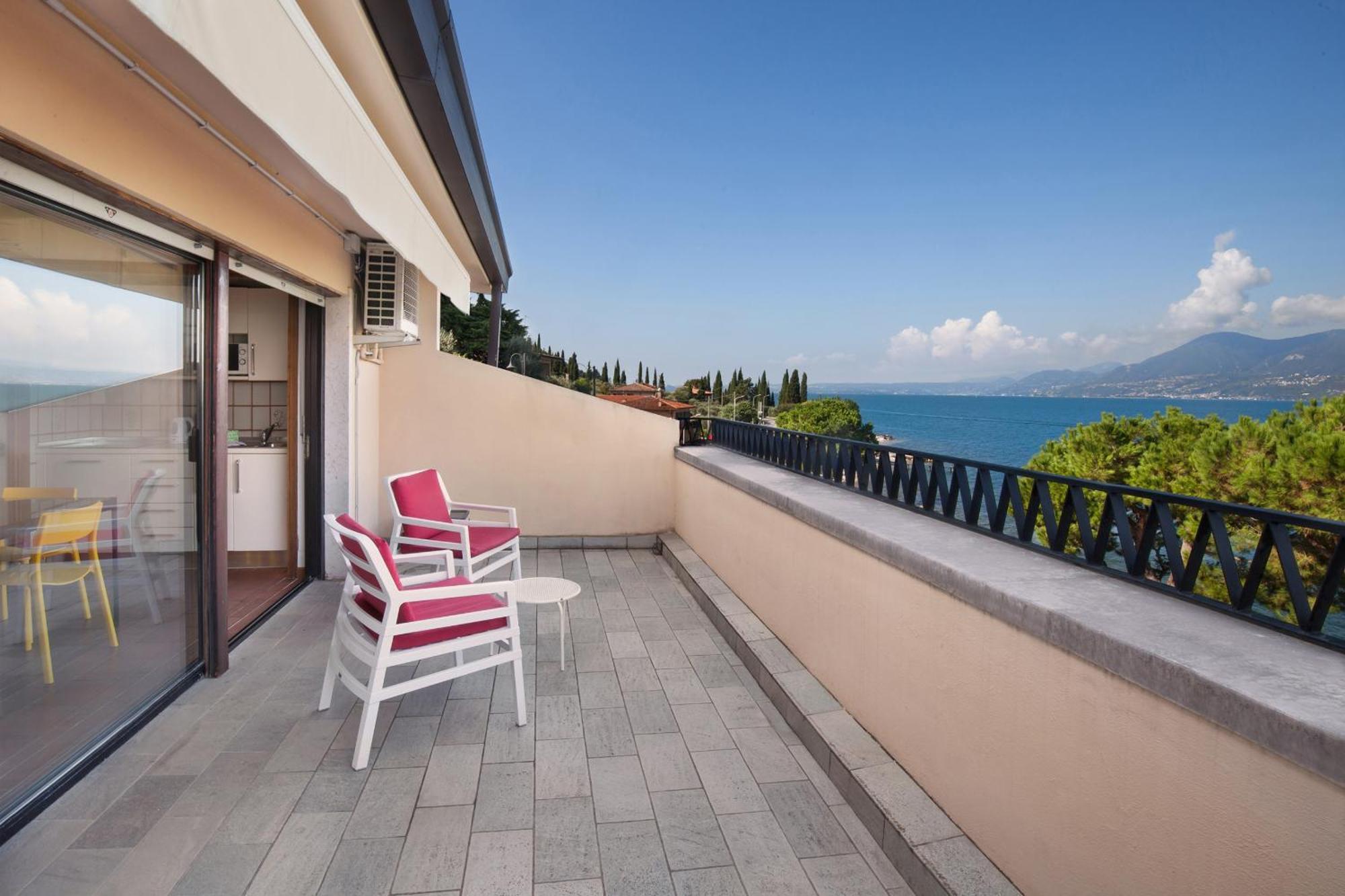 Watercolor Loft Apartman Torri del Benaco Kültér fotó