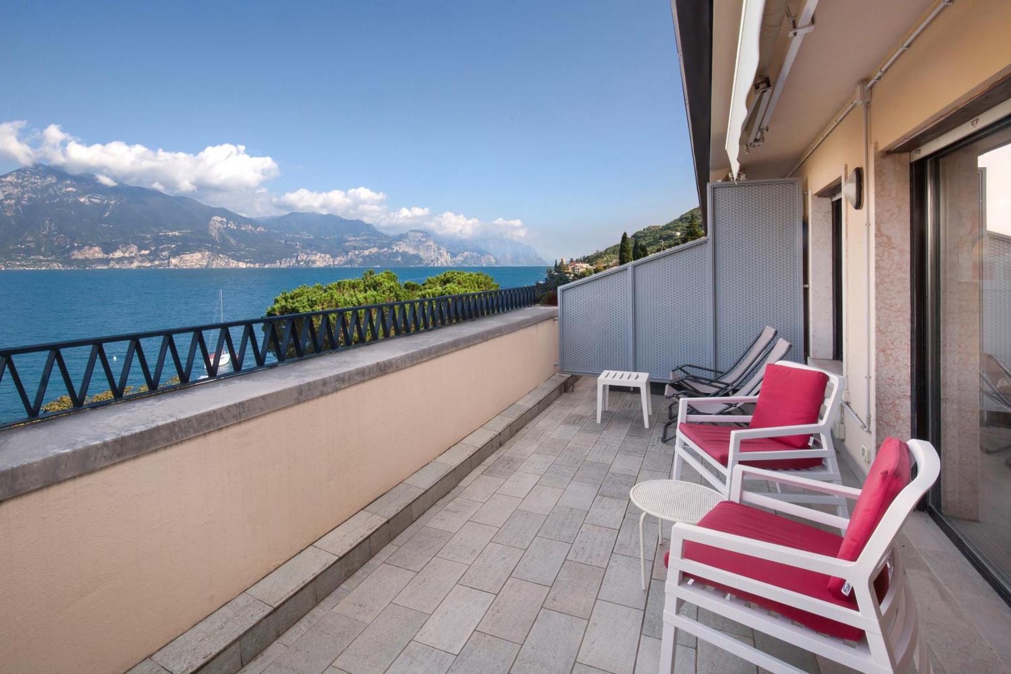 Watercolor Loft Apartman Torri del Benaco Kültér fotó